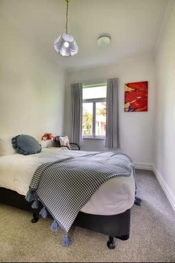 Villa Near Cbd And Globox Arena Hamilton Bagian luar foto