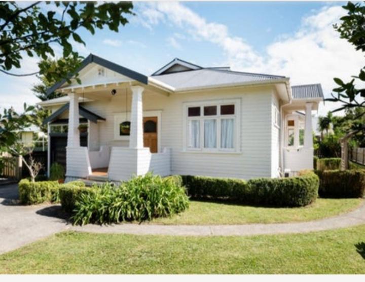 Villa Near Cbd And Globox Arena Hamilton Bagian luar foto