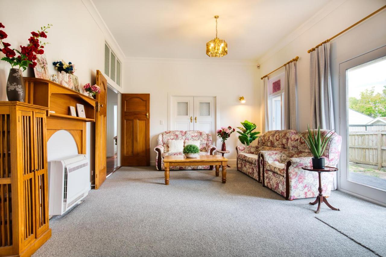 Villa Near Cbd And Globox Arena Hamilton Bagian luar foto