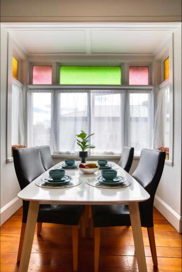 Villa Near Cbd And Globox Arena Hamilton Bagian luar foto
